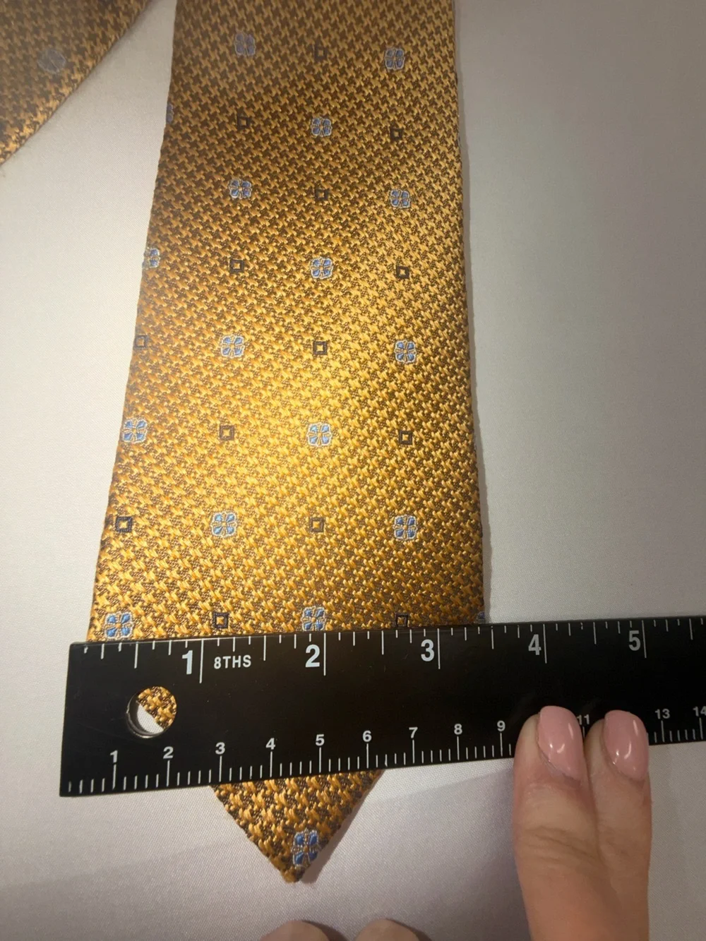 Brooks Brothers Mens Silk Tie Gold Blue Made in USA New York English Fabric